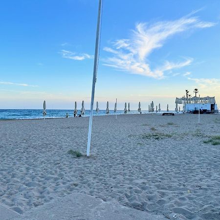 Sea Views Sanatori Beach, Barcelona กาลาเฟลล์ ภายนอก รูปภาพ